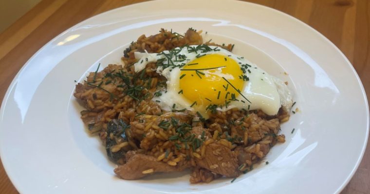 Delicious and simple Korean Stir Fry BOKKEUMBAP